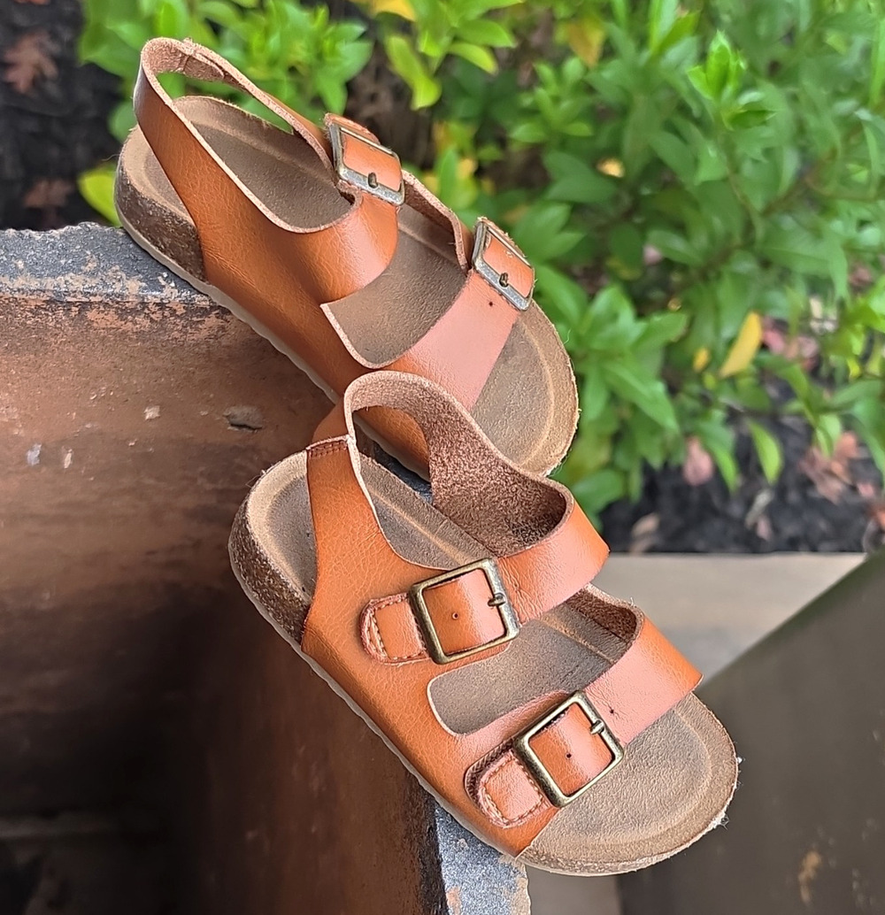 Cat & Jack "Reagan" Toddler Sz 6 Sandals